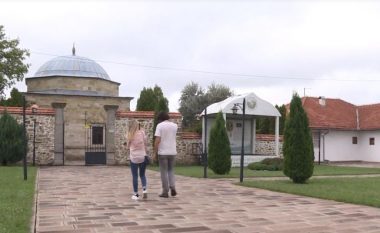 Fluks turistësh te Tyrbja e Sulltan Muratit në Obiliq, është ndër objektet me të vjetra në Ballkan (Video)