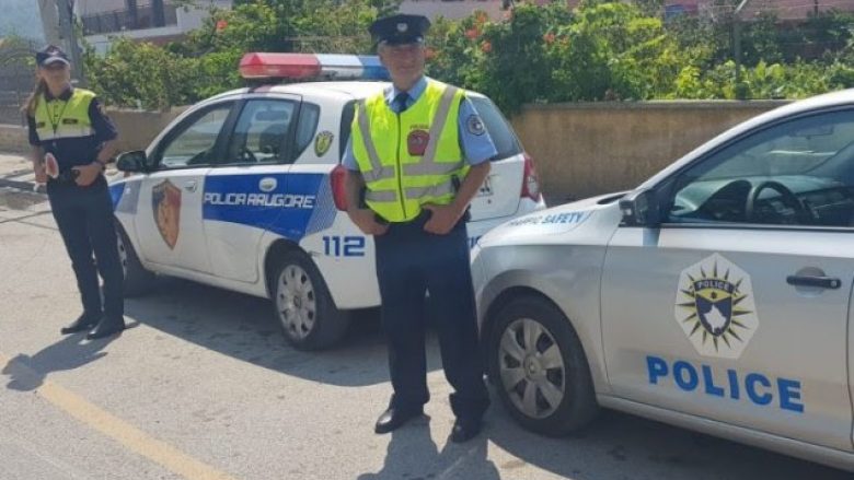 Fluks i lartë turistësh, policia e Kosovës dhe e Shqipërisë me shërbim të përforcuar