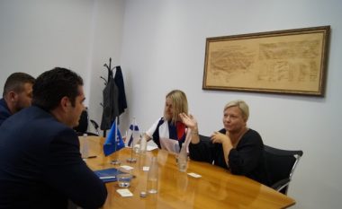 Ministri Hasani priti ambasadoren e Finlandës, zotime për vazhdim të bashkëpunimit