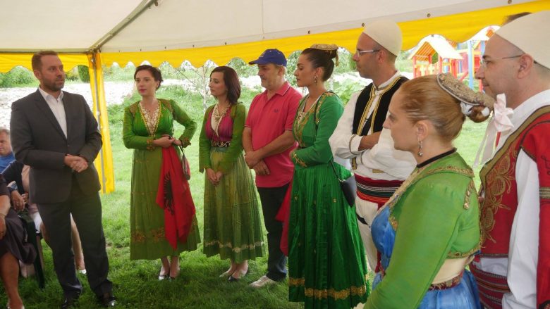 Panairi i veshjeve dhe ushqimeve tradicionale në Ferizaj