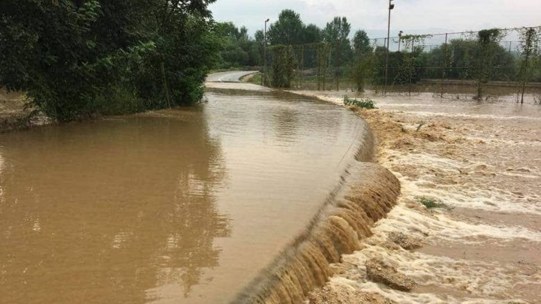 AAK: Vërshohet Anadrinia, qytetarët ankohen e Komuna Prizrenit fle