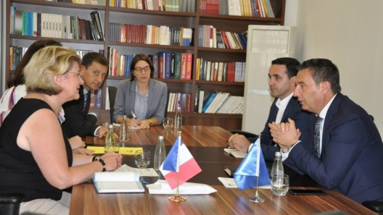 Franca do të vazhdojë të mbështesë zhvillimin e arsimit në Kosovë