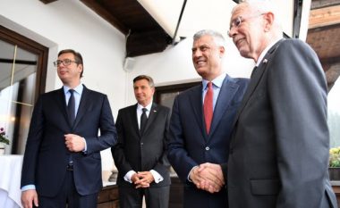 ​Presidenti i Austrisë u tregon Thaçit dhe Vuçiqit se “treni i bisedimeve ndalet në mars”