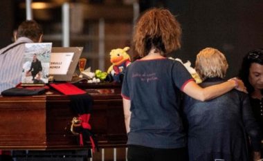 Familjarët e viktimave të Gjenovës refuzojnë funeralin shtetëror