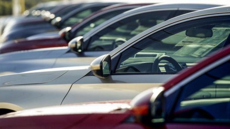 Vitin e kaluar janë blerë 10.000 automjete të reja në RMV