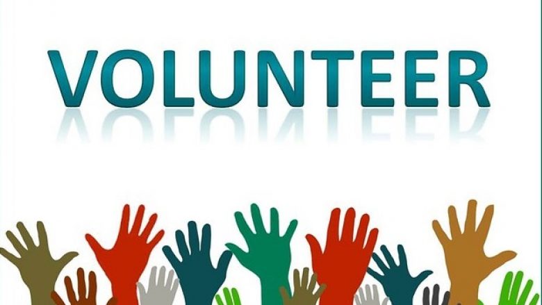 Puna vullnetare – praktikë e dobishme që po i plotëson personalisht dhe profesionalisht të rinjtë