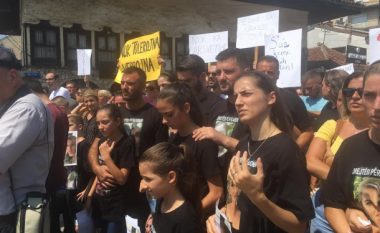 Sot protestohet në Prishtinë për vrasjen e dyfishtë në Gjakovë