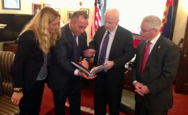 Haradinaj për vdekjen e McCain: Amerika humbi heroin, kurse Kosova mikun e çmuar