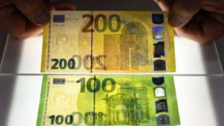 ​Hyjnë në qarkullim bankënotat e reja 100 dhe 200 euro (Foto/Video)