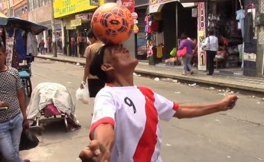 Peruani 85-vjeç që “sfidon” Messin dhe Ronaldon (Video)