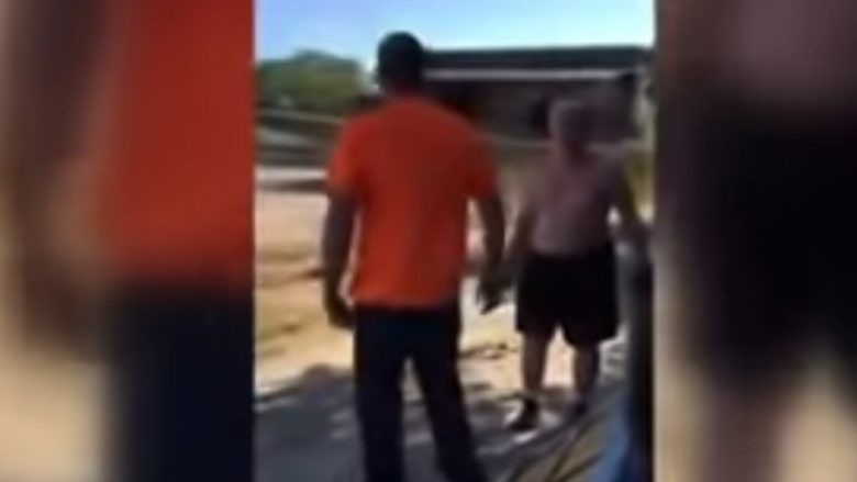 Pasi grinden për mbeturinat e hedhura në rrugë, babë e bir qëllojnë për vdekje fqinjin e tyre në Teksas – e fejuara e viktimës filmon gjithçka (Video, +18)