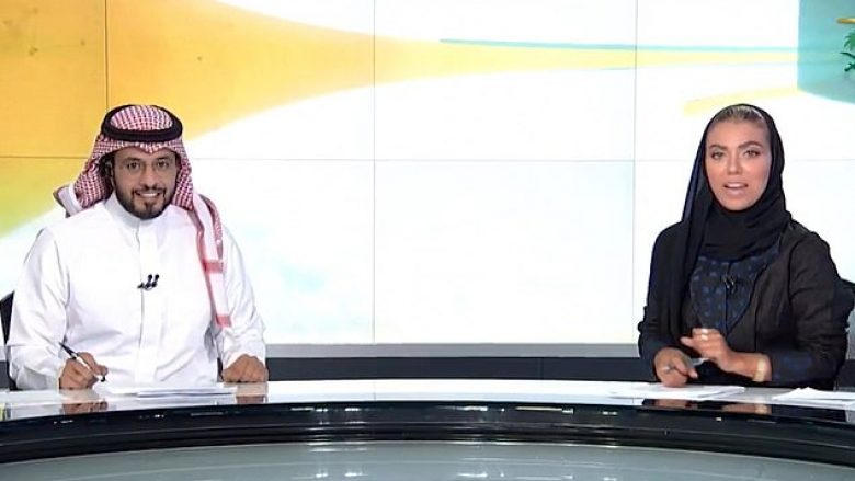 Prezantuesja e parë që drejton edicionin e lajmeve në Arabinë Saudite (Video)