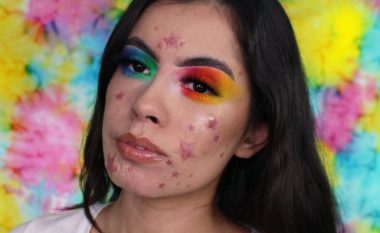 Artistja e makijazhit i ‘lufton’ aknet duke i shndërruar në yje