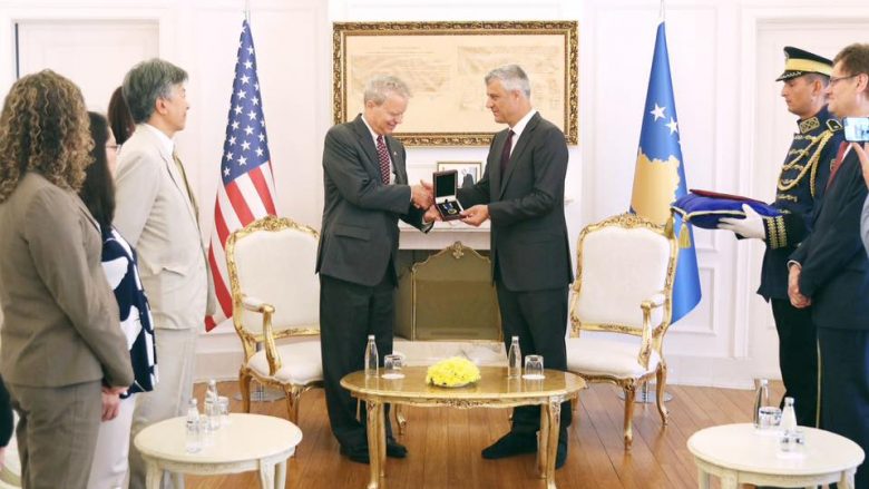 Thaçi nderon ambasadorin amerikan Delawie me Medaljen e Pavarësisë