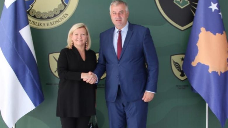 Berisha dhe ambasadorja e Finlandës, Pia Stjernvall flasin për transformimin e FSK-së