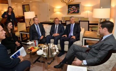 Thaçi e Haradinaj takojnë ndihmës-sekretarin Mitchell: Mbështetja amerikane në procesin e dialogut është jetike