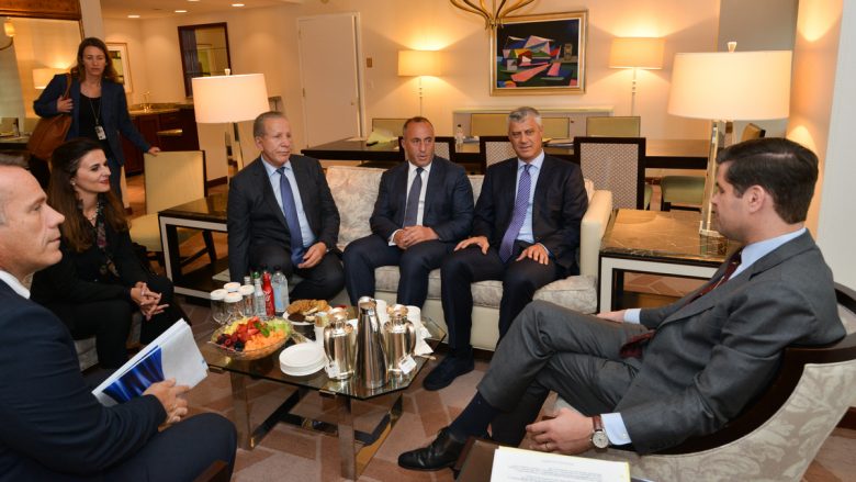 Thaçi e Haradinaj takojnë ndihmës-sekretarin Mitchell: Mbështetja amerikane në procesin e dialogut është jetike