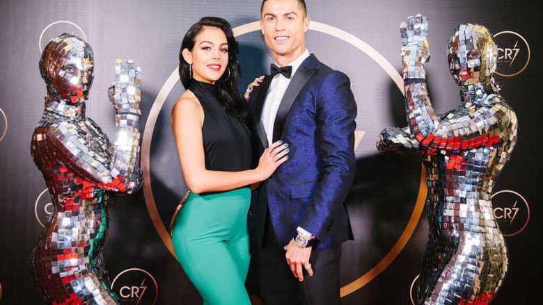 Georgina Rodriguez sërish në stadium: Te dua Ronaldo