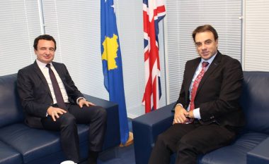 Kurti takohet me ambasadorin britanik: Çdo lëvizje për ndryshim të kufijve është e rrezikshme, Thaçi po bënë lojëra të dëmshme