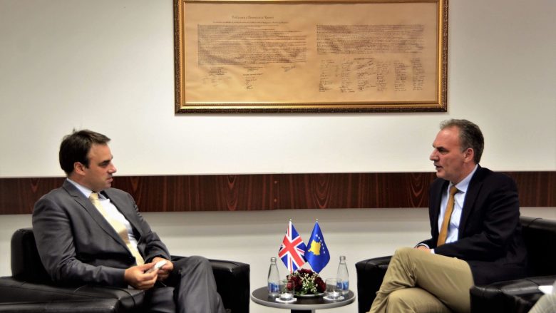 Limaj takon ambasadorin O’Connell, flasin për dialogun Kosovë- Serbi