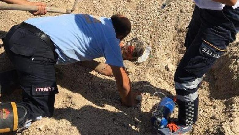 Një telefonatë i ka shpëtuar jetën në momentet e fundit një punëtori në Turqi (Foto)