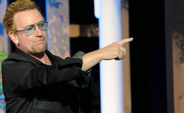 Bono paralajmëron vazhdimin e turneut, pas ndërprerjes së koncertit në Berlin për shkak të problemeve me zërin