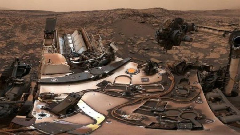 Curiosity Rover i NASA-s ka bërë një selfie spektakolare në formë panoramike në Mars (Video)