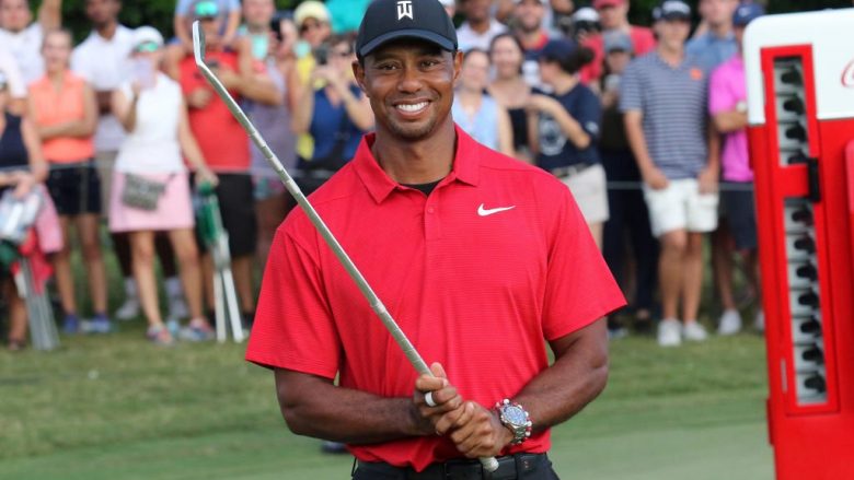 Tiger Woods rikthehet me fitore në PGA pas pesë vitesh