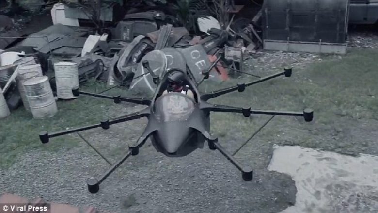 Fluturoi me sukses dronin që e kompletoi vet, me të cilin pretendon ta shmangë trafikun e dendur (Video)