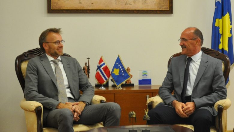 Ministri Gashi priti në takim ambasadorin e Norvegjisë