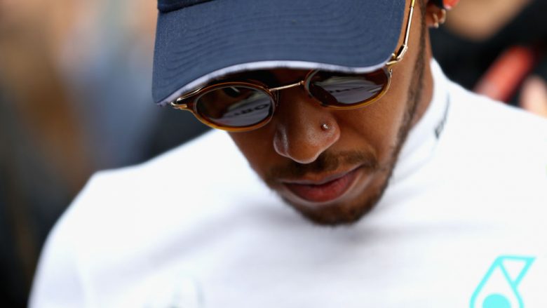 Hamilton kalon 53 orë fluturime brenda 10 ditësh, derisa Vettel në këtë periudhë nuk ka bërë thuajse asgjë
