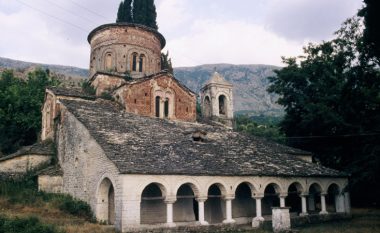 Bëhet keq restaurimi i kishës më të vjetër në Shqipëri