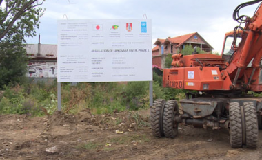 Përfundojnë aktivitetet ndërtimore për rregullimin e shtratit të lumit të Likovës