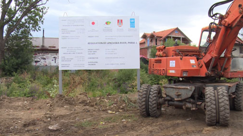 Përfundojnë aktivitetet ndërtimore për rregullimin e shtratit të lumit të Likovës