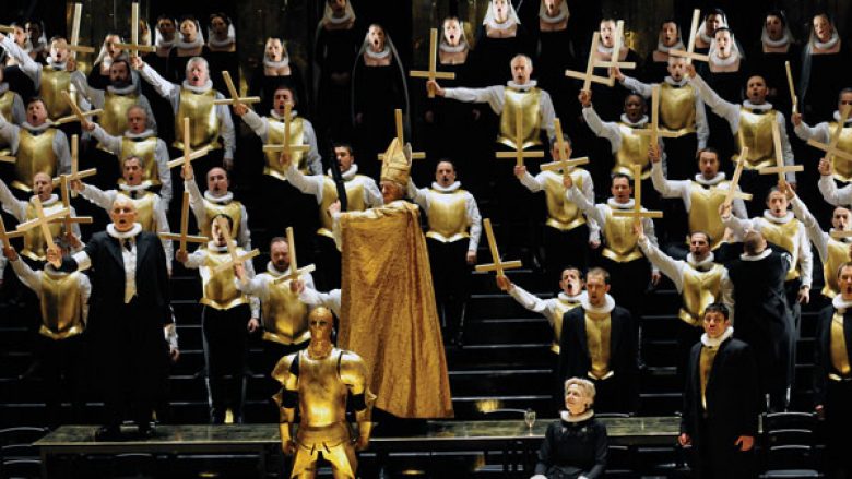 Pas 80 vitesh, rikthehet në skenë opera e famshme “Hygenotët”