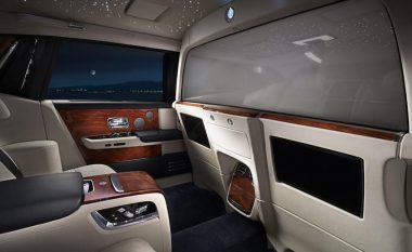 Privatësia luksoze në pjesën e pasme të Rolls-Royce të ri, ju lë pa fjalë (Foto)