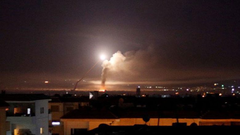 Rrëzohen raketat e Izraelit pranë aeroportit të Damaskut