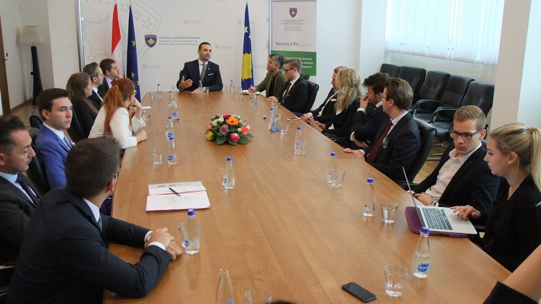 Ministri Lluka njofton parlamentarët austriakë me zhvillimet ekonomike në vend