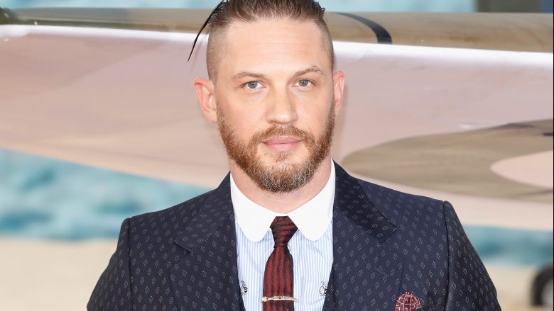 Tom Hardy i kthehet muzikës, incizon një rep album