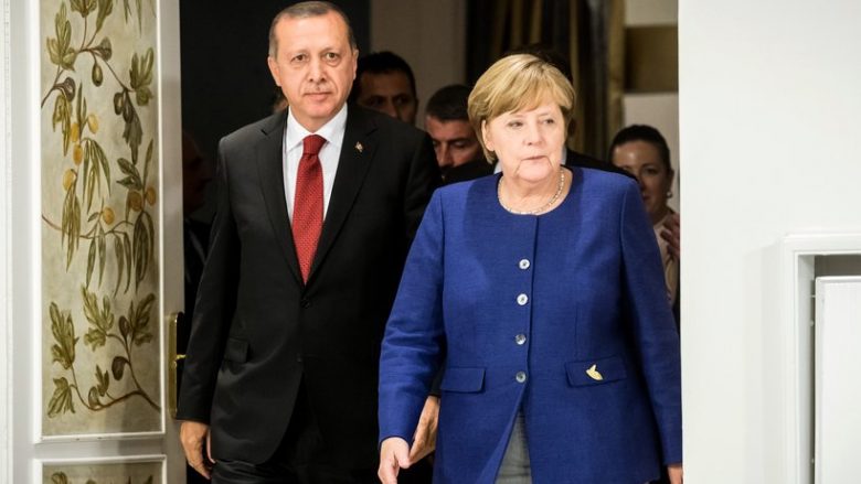 Erdogan në darkën te Steinmeier, Merkel nuk merr pjesë