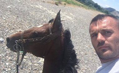 Ekzekutimi i biznesmenit në Shkodër, vrasja ndodhi derisa ai ishte mbi kalë – zbulohen detaje tjera (Foto/Video)