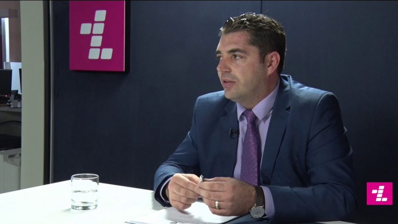 Ish-ministri Bajram Hasani: Gjatë një muaji u punësuan 200 persona në Telekomin e Kosovës
