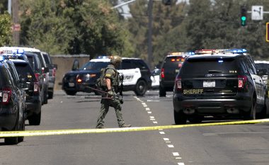Policia amerikane rrethon burrin që kishte vrarë ish-gruan dhe katër persona tjerë, sulmuesi e kupton se nuk ka nga t’ia mbath – vret veten (Video, +18)