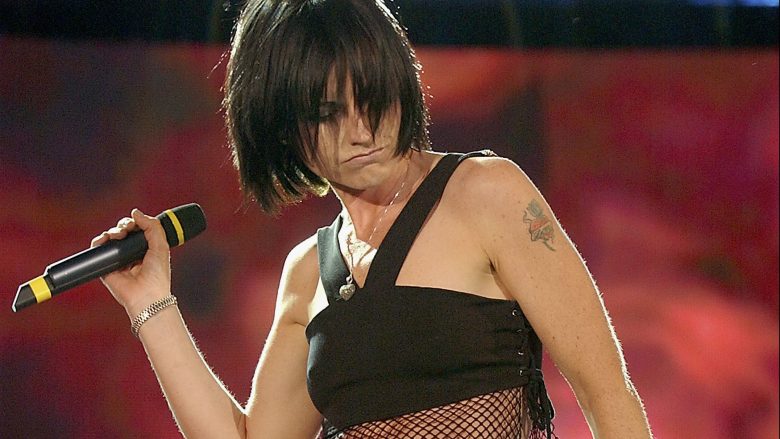 Mësohet shkaku i vdekjes së Dolores O’Riordan: Këngëtarja e “The Cranberries” u mbyt në vaskë pas helmimit me alkool