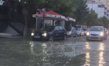 Qyteti i Durrësit zgjohet i përmbytur (Foto/Video)