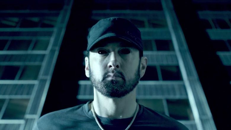Eminem lanson videoklipin e ri “Fall”
