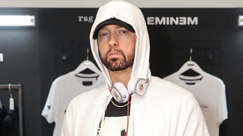 Eminem thyen rekordin 36 vjeçar të top listës britanike