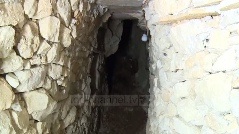 Historia e pazakontë në Gjirokastër: Hap tunel dhe i del në dritare komshiut! Kërkonte thesare (Video)