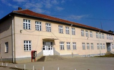 Shkolla multietnike në Graçanicë pa mësimdhënës në gjuhën shqipe