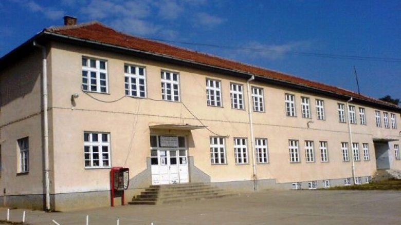 Shkolla multietnike në Graçanicë pa mësimdhënës në gjuhën shqipe